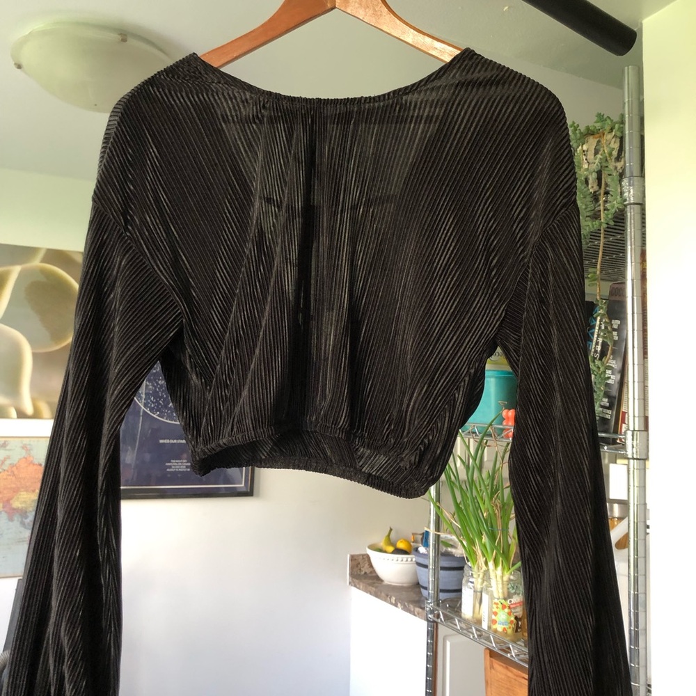 Moon River Black Creped Open back Long-Sleeve